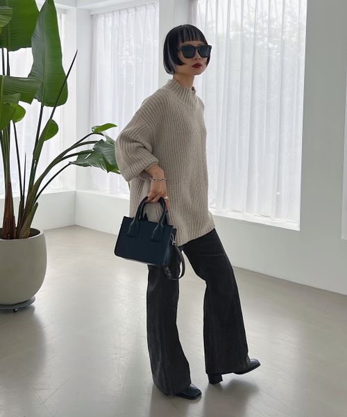 PAGEBOY（ページボーイ）の「コールテンフレアパンツ（パンツ・レディース・オフホワイト05/チャコール18/モーブ23/ブルー82・S/M/L）」の7枚目の写真