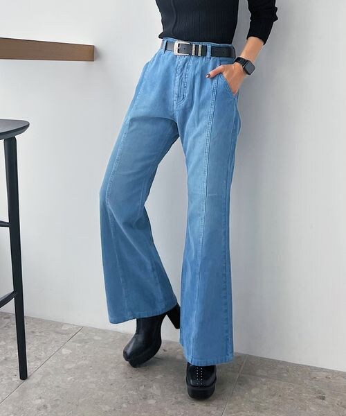 PAGEBOY（ページボーイ）の「コールテンフレアパンツ（パンツ・レディース・オフホワイト05/チャコール18/モーブ23/ブルー82・S/M/L）」の4枚目の写真