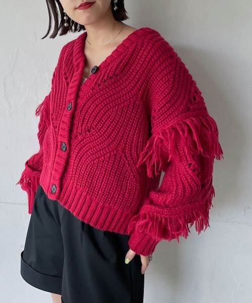 PAGEBOY（ページボーイ）の「フリンジショートカーディガン（トップス・レディース・オフホワイト05/ブラック09/チェリー35・F）」の3枚目の写真