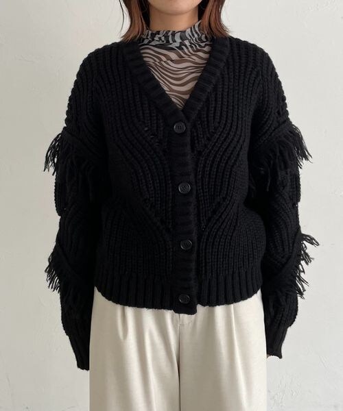PAGEBOY（ページボーイ）の「フリンジショートカーディガン（トップス・レディース・オフホワイト05/ブラック09/チェリー35・F）」の22枚目の写真