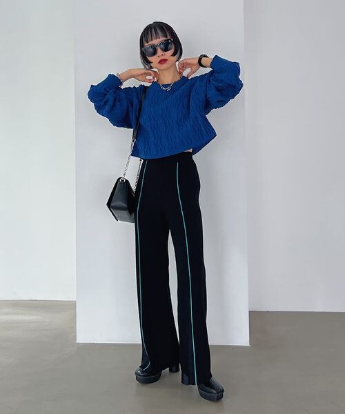 PAGEBOY（ページボーイ）の「カラーラインニットフレアパンツ（パンツ・レディース・オフホワイト05/ブラック09・F）」の9枚目の写真