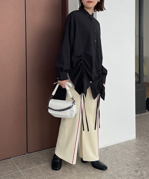 PAGEBOY（ページボーイ）の「カラーラインニットフレアパンツ（パンツ・レディース・オフホワイト05/ブラック09・F）」の5枚目の写真