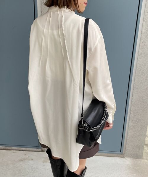 PAGEBOY（ページボーイ）の「ハイネックチュニックブラウス（トップス・レディース・オフホワイト05/ブラック09/ターコイズ76・F）」の6枚目の写真