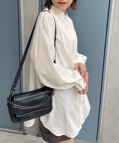 PAGEBOY（ページボーイ）の「ハイネックチュニックブラウス（トップス・レディース・オフホワイト05/ブラック09/ターコイズ76・F）」の4枚目の写真