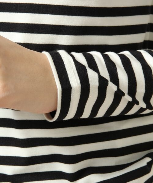 LOWRYS FARM（ローリーズファーム）の「ベアタートルネックロングスリーブ（トップス・レディース・オフ/ブラック/ブラック×ボーダー/グレー/ブラウン×ボーダー・Ｍ/Ｌ）」の11枚目の写真