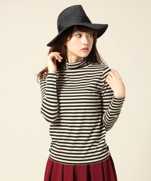 LOWRYS FARM（ローリーズファーム）の「ベアタートルネックロングスリーブ（トップス・レディース・オフ/ブラック/ブラック×ボーダー/グレー/ブラウン×ボーダー・Ｍ/Ｌ）」の5枚目の写真