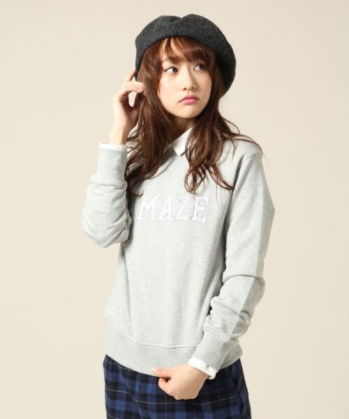 LOWRYS FARM（ローリーズファーム）の「スウェットロゴプルオーバーロングスリーブ３（トップス・レディース・オフ/グレー/サックス・Ｍ/Ｌ）」の2枚目の写真