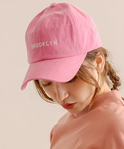 OLIVE des OLIVE（オリーブデオリーブ）の「ロゴ刺繍入りキャップ3（キャップ・レディース・ベージュ/ピンク/ブラック・FREE）」の2枚目の写真