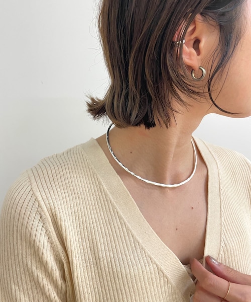 Omekashi（オメカシ）の「ワイヤーチョーカー（ネックレス・レディース・ゴールド/シルバー・ONE）」の2枚目の写真