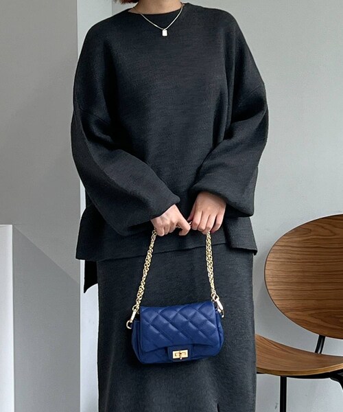 un dix cors(アンディコール)の「《予約》【今季トレンドアイテム】チェーンキルティングバッグ(ショルダーバッグ・レディース・ホワイト/ブルー/グリーン/ブラック・F)」の3枚目の写真