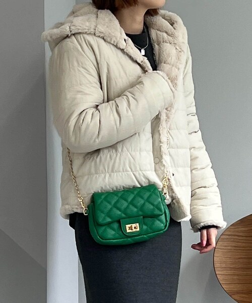 un dix cors(アンディコール)の「《予約》【今季トレンドアイテム】チェーンキルティングバッグ(ショルダーバッグ・レディース・ホワイト/ブルー/グリーン/ブラック・F)」の4枚目の写真