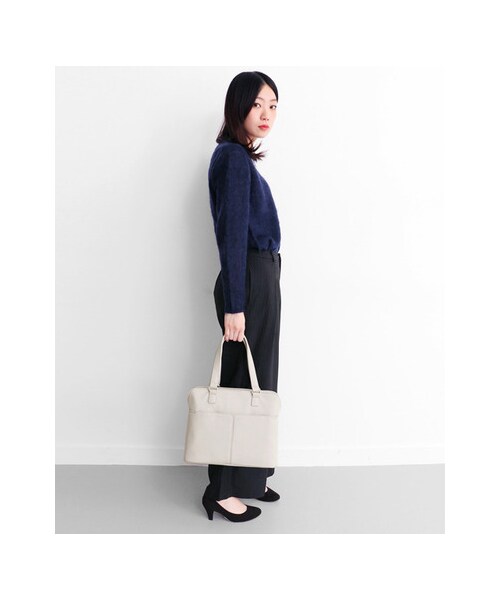 KBF(ケイビーエフ)の「KBF+ マルチポケットボストンBAG(バッグ・レディース・Gray/White/Black・one)」の6枚目の写真