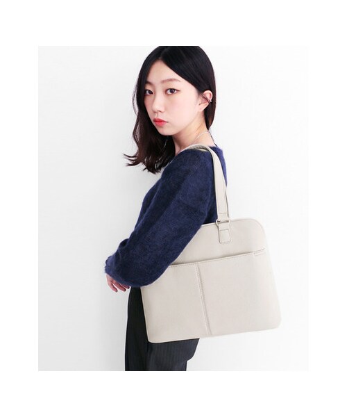 KBF(ケイビーエフ)の「KBF+ マルチポケットボストンBAG(バッグ・レディース・Gray/White/Black・one)」の9枚目の写真