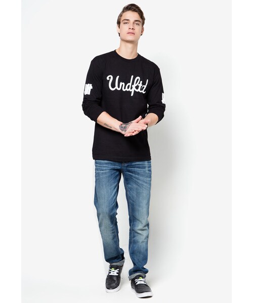 UNDEFEATED （アンディフィーテッド）の「S Script Long Sleeve Tee（その他・メンズ・Black・S/M/L/XL）」の4枚目の写真