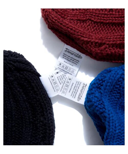 DEMARCOLAB（デマルコラブ）の「WOOL CABLE KNIT BEANIE（その他・メンズ・酒紅/黑/藍・UN）」の2枚目の写真