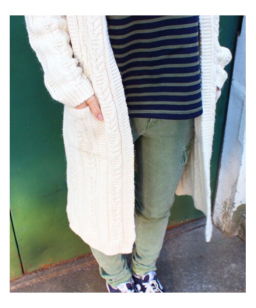 Factor=（ファクターイコール）の「ケーブル柄ロングニットカーディガン（ジャケット/アウター・レディース・アイボリー/グレー・one size）」の6枚目の写真