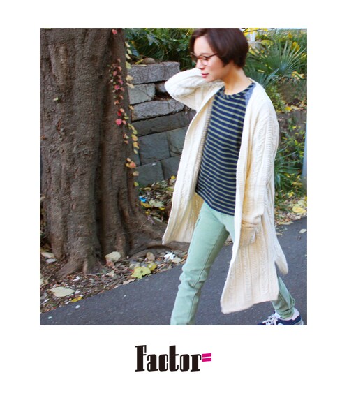 Factor=（ファクターイコール）の「ケーブル柄ロングニットカーディガン（ジャケット/アウター・レディース・アイボリー/グレー・one size）」の3枚目の写真