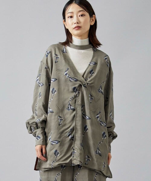 Lautashi（ラウタシー）の「Jacquard chorker blouse（シャツ/ブラウス・レディース・BLK/BGE/TAN・1）」の2枚目の写真