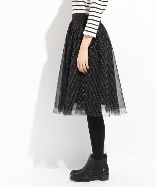 LOWRYS FARM（ローリーズファーム）の「ストライププリントチュールスカート（スカート・レディース・オフ/ブラック/カーキ・Ｆ）」の4枚目の写真