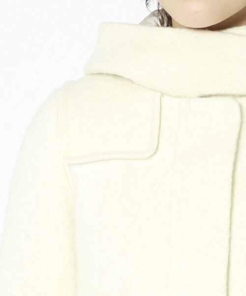 BABYLONE（バビロン）の「圧縮ブークレーフードコート（ジャケット/アウター・レディース・オフホワイト/ネイビー・36）」の10枚目の写真