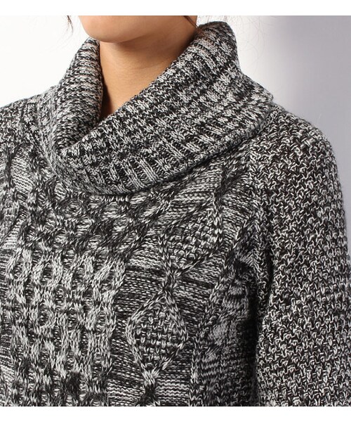 mysty woman(ミスティウーマン)の「アラン柄オフタートルニットワンピース(ワンピース/ドレス・レディース・アイボリー/ボルドー/グリーン/ブラック系・M)」の7枚目の写真