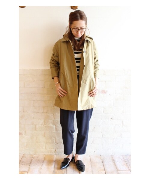 FRAMeWORK（フレームワーク）の「≪2015SS 先行予約≫ウラコーティング フードCT（その他コート・レディース・ベージュ/ネイビー・36/38）」の16枚目の写真
