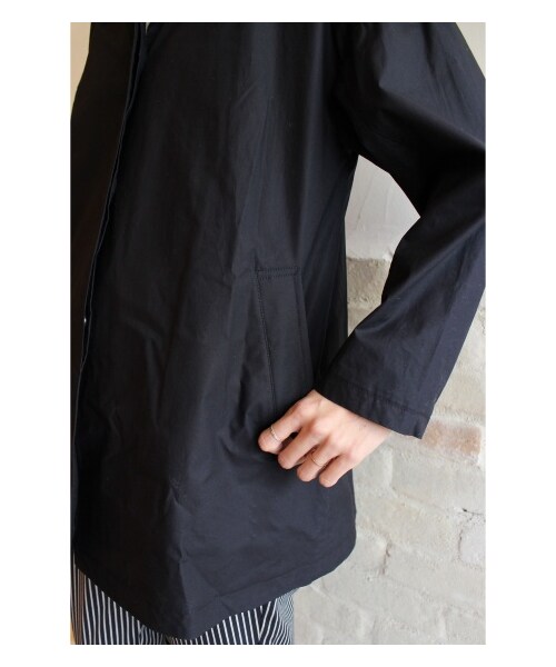 FRAMeWORK（フレームワーク）の「≪2015SS 先行予約≫ウラコーティング フードCT（その他コート・レディース・ベージュ/ネイビー・36/38）」の6枚目の写真
