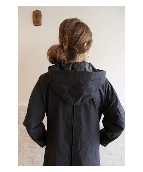 FRAMeWORK（フレームワーク）の「≪2015SS 先行予約≫ウラコーティング フードCT（その他コート・レディース・ベージュ/ネイビー・36/38）」の9枚目の写真