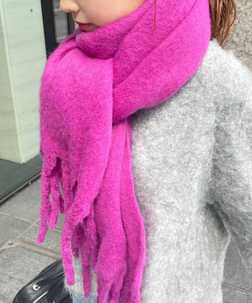 Lattice（Lattice）の「カラーフリンジマフラー（マフラー・レディース・アイボリー/ベージュ/グリーン/オレンジ/ピンク/ブラック/ブルー・0）」の3枚目の写真
