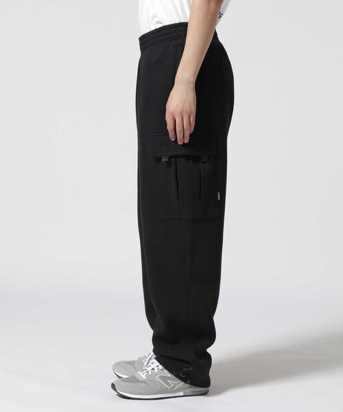 AVIREX(アヴィレックス)の「ルーズフィット スウェット カーゴパンツ / LOOSE FIT SWEAT CARGO PANT(パンツ・ブラック/グレー・M/L/XL)」の5枚目の写真