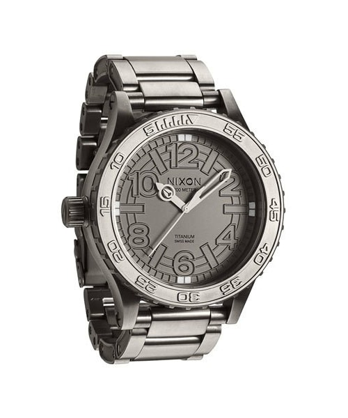 NIXON（ニクソン）の「Nixon '51-30 TI' Titanium Bracelet Watch