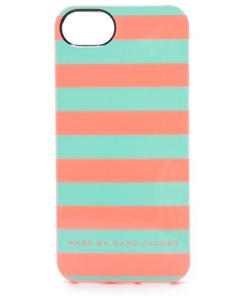 Marc by Marc Jacobs（マークバイマークジェイコブス）の「Marc by Marc Jacobs iPhone 5 / 5S Glossy Jerrie Rose Case（生活家電・レディース・Yellow Jacket Multi/Deep Blue Multi/Desert Rose Multi・iPhone 5）」の2枚目の写真