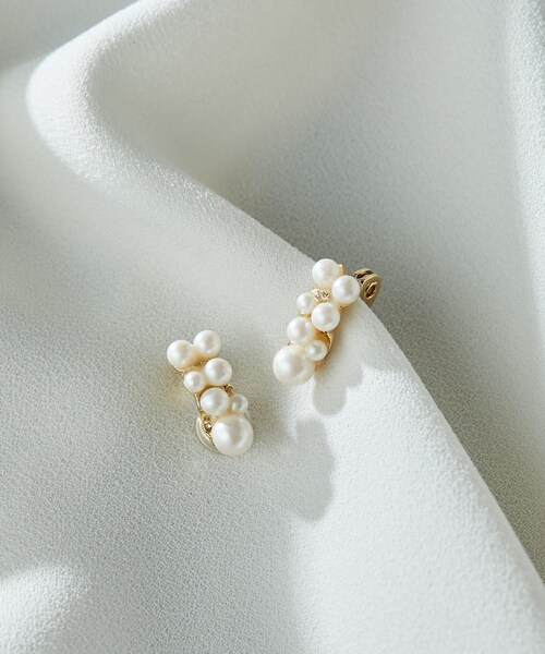 COLLAGE GALLARDAGALANTE(コラージュガリャルダガランテ)の「【PAPILLONNER/パピヨネ】グレインパールクリップ(イヤリング・レディース・ゴールド・F)」の1枚目の写真