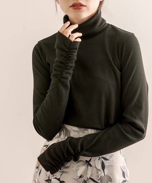 OLIVE des OLIVE（オリーブデオリーブ）の「ハイネック長袖インナー（Tシャツ/カットソー・レディース・オフホワイト/その他12/ブラック・FREE）」の2枚目の写真