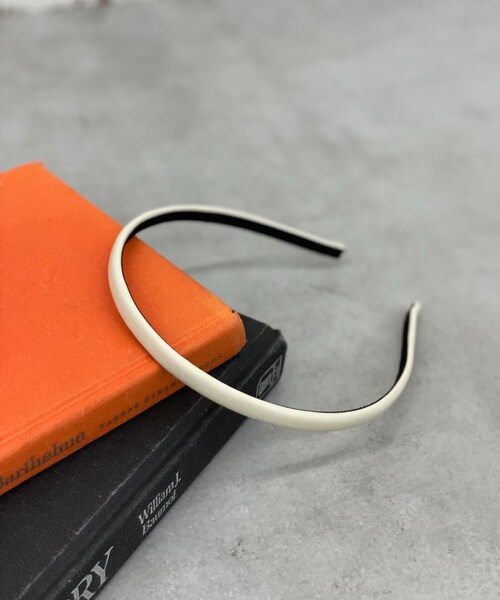 CIAOPANIC（チャオパニック）の「フェイクレザーカチューシャ（その他ヘアアクセサリー・レディース・アイボリー/ブラウン/ブラック・FREE）」の2枚目の写真