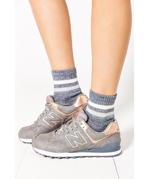 NEW BALANCE(ニューバランス)の「New Balance 574 Precious Metals Running Sneaker(スニーカー・レディース・SILVER・7.5/9.5/8.5/5/8/7/6.5/9)」の4枚目の写真