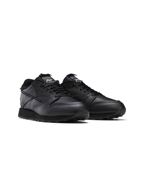 Reebok（リーボック）の「クラシック レザー メモリー オブ / Classic Leather Memory Of Shoes（ブラック）（シューズ・ブラック・225 (22.5cm)/230 (23.0cm)/235 (23.5cm)/240 (24.0cm)/245 (24.5cm)/250 (25.0cm)/255 (25.5cm)/260 (26.0cm)/265 (26.5cm)/270 (27.0cm)/275 (27.5cm)/280 (28.0cm)/285 (28.5cm)/290 (29.0cm)/295 (29.5cm)/300 (30.0cm)）」の4枚目の写真