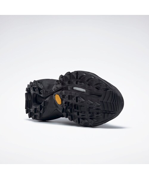 Reebok(リーボック)の「ジグ キネティカ 2.5 / Zig Kinetica 2.5X (ブラック)(シューズ・ブラック・225 (22.5cm)/230 (23.0cm)/235 (23.5cm)/240 (24.0cm)/245 (24.5cm)/250 (25.0cm)/255 (25.5cm)/260 (26.0cm)/265 (26.5cm)/270 (27.0cm)/275 (27.5cm)/280 (28.0cm)/285 (28.5cm)/290 (29.0cm)/295 (29.5cm)/300 (30.0cm)/310 (31.0cm))」の5枚目の写真