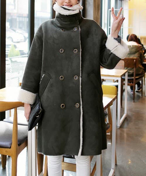 DHOLIC（ディーホリック）の「ハイネックダブルムートンコート（ムートンコート・レディース・ワイン/カーキ/ネイビー・free）」の2枚目の写真