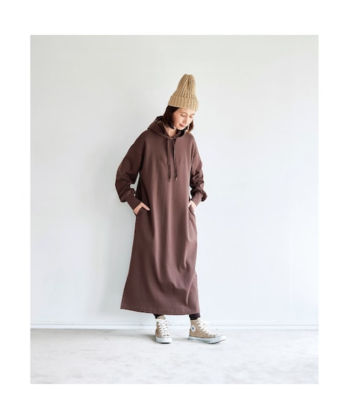 Sunny clouds（サニークラウズ）の「サニークラウズ kazumiさんのゆるすぎないワンピース〈レディース〉（レディースファッション > ワンピース・チュニック > ワンピース・レディース・ブラウン・（身幅66/総丈122cm）/（身幅59/総丈120cm）/（身幅62/総丈120cm）/（身幅59/総丈126cm）/（身幅56/総丈120cm）/（身幅56/総丈114cm）/（身幅56/総丈126cm））」の3枚目の写真