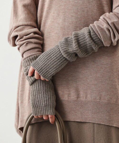 OUVRAGE CLASSE（ウヴラージュクラス）の「【ALPO】ナローリブアームウォーマー（その他小物・レディース・ブラウン/ブラック・FREE）」の2枚目の写真