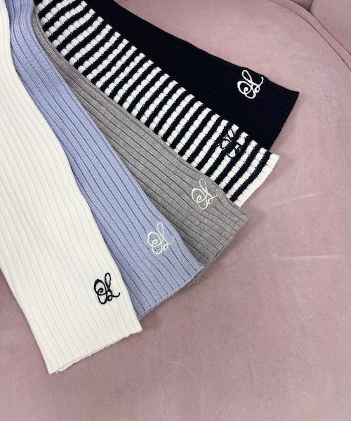 OLIVE des OLIVE(オリーブデオリーブ)の「タートルネック刺繍リブニット(ニット/セーター・レディース・オフホワイト/ブル-グレ-/ブラウン/ブラック/その他12・FREE)」の1枚目の写真