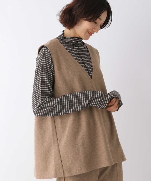 LEPSIM(レプシィム)の「Vネックプルオーバーベスト(トップス・レディース・キナリ08/モカ53・FREE SIZE)」の8枚目の写真