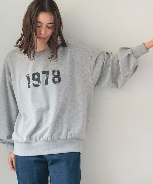 LEPSIM(レプシィム)の「アソートロゴスウェット(トップス・レディース・オフホワイト05/グレー12/ボルドー35/ネイビー89・FREE SIZE)」の2枚目の写真