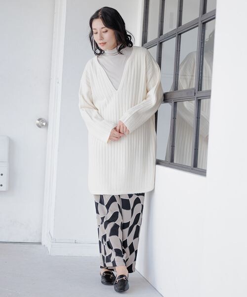 LEPSIM（レプシィム）の「フライスインナータートル（トップス・レディース・オフホワイト05/ブラック09/グレージュ13/キャメル53/グリーン73・FREE SIZE）」の20枚目の写真