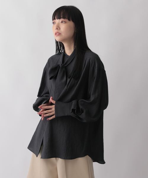 LOWRYS FARM（ローリーズファーム）の「ボウタイブラウス（トップス・レディース・アイボリー08/グレー18/ブルー85・F）」の8枚目の写真