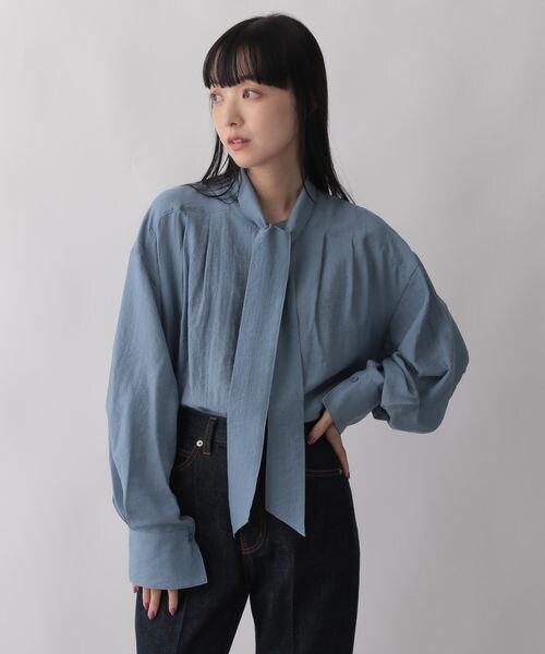 LOWRYS FARM（ローリーズファーム）の「ボウタイブラウス（トップス・レディース・アイボリー08/グレー18/ブルー85・F）」の3枚目の写真