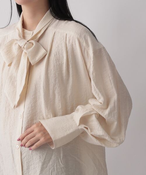 LOWRYS FARM（ローリーズファーム）の「ボウタイブラウス（トップス・レディース・アイボリー08/グレー18/ブルー85・F）」の16枚目の写真