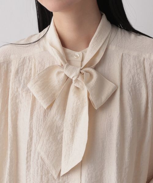 LOWRYS FARM（ローリーズファーム）の「ボウタイブラウス（トップス・レディース・アイボリー08/グレー18/ブルー85・F）」の15枚目の写真