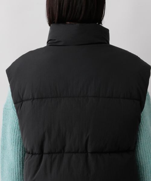 LOWRYS FARM（ローリーズファーム）の「エアサーマルスタンドベスト（ジャケット/アウター・レディース・アイボリー08/ブラック09・F）」の16枚目の写真